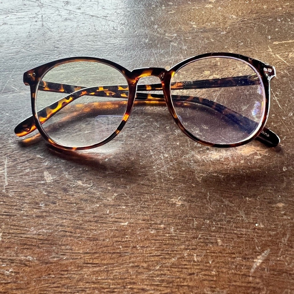 Tortoise Shell Round Glasses